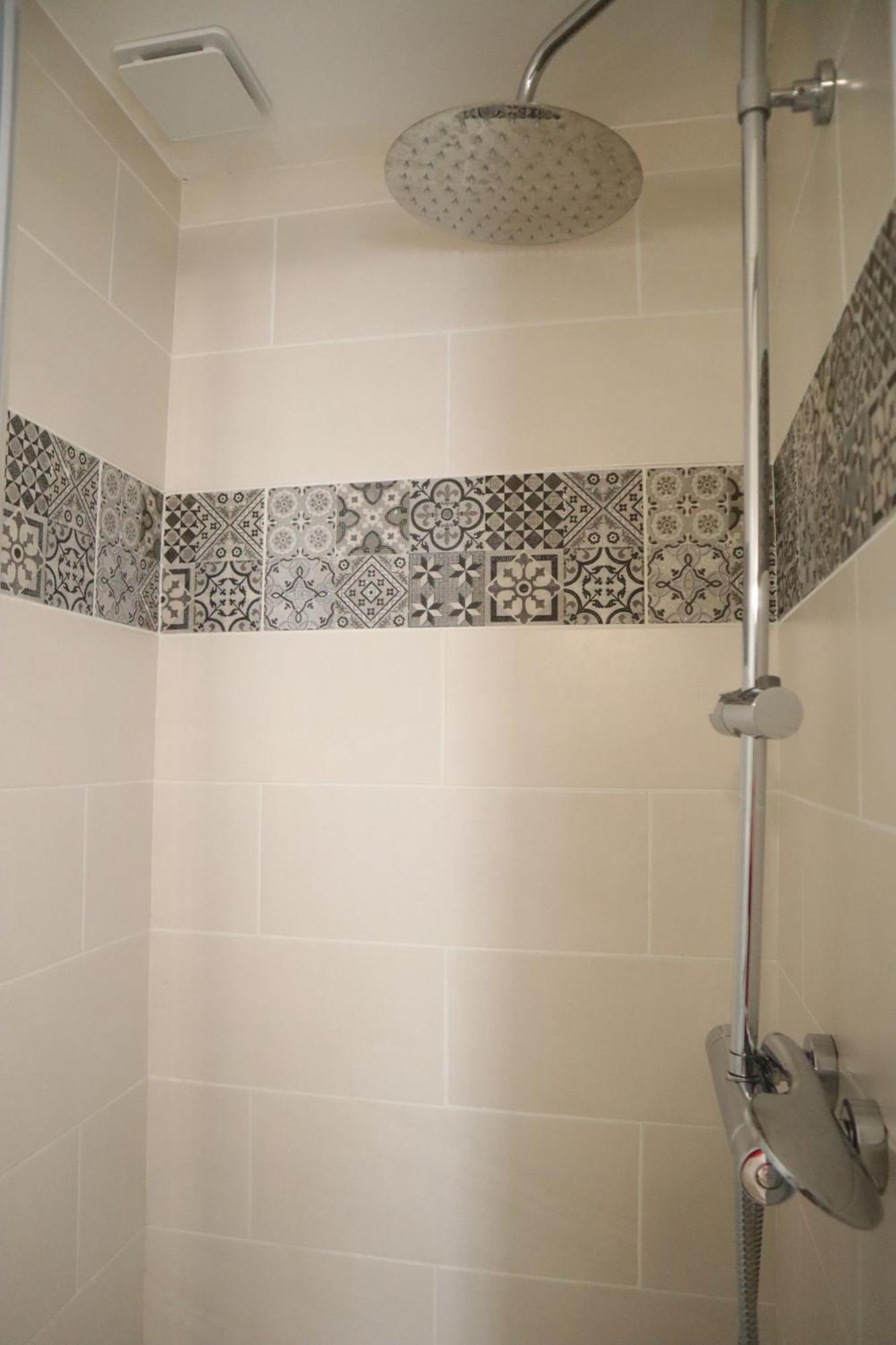 Appartement - Parking Prive Gratuit, Proche Centre-Ville Et Gare De Saint-Omer Sint-Omaars Buitenkant foto