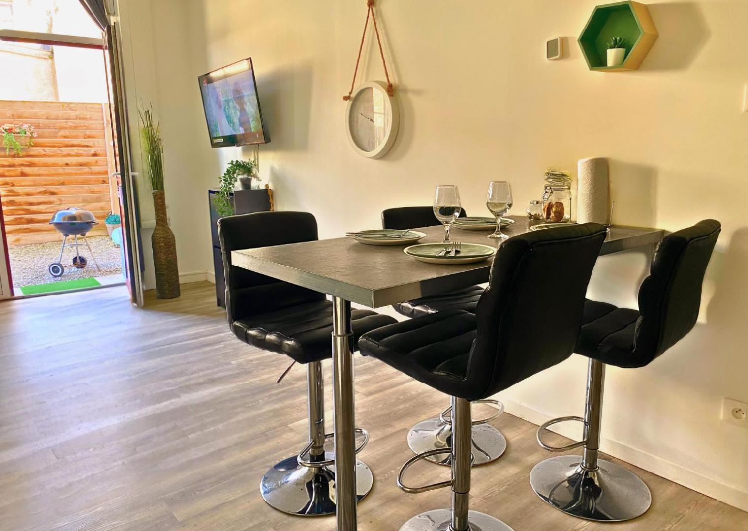 Appartement - Parking Prive Gratuit, Proche Centre-Ville Et Gare De Saint-Omer Sint-Omaars Buitenkant foto
