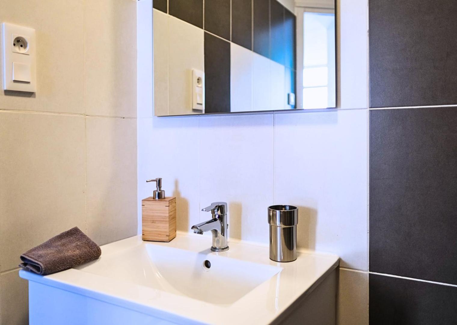 Appartement - Parking Prive Gratuit, Proche Centre-Ville Et Gare De Saint-Omer Sint-Omaars Buitenkant foto